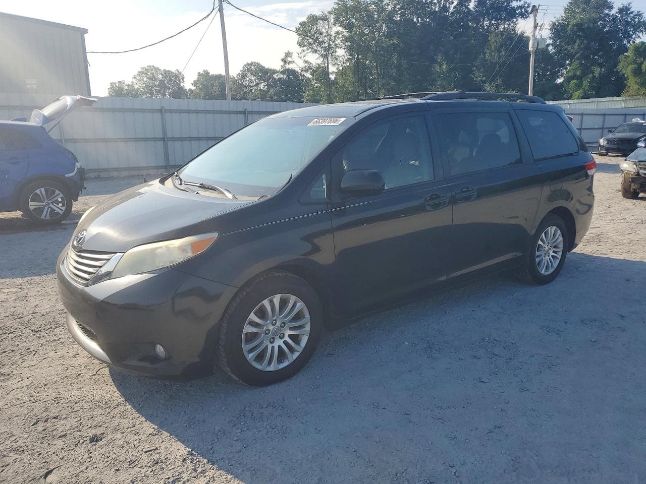 TOYOTA SIENNA
