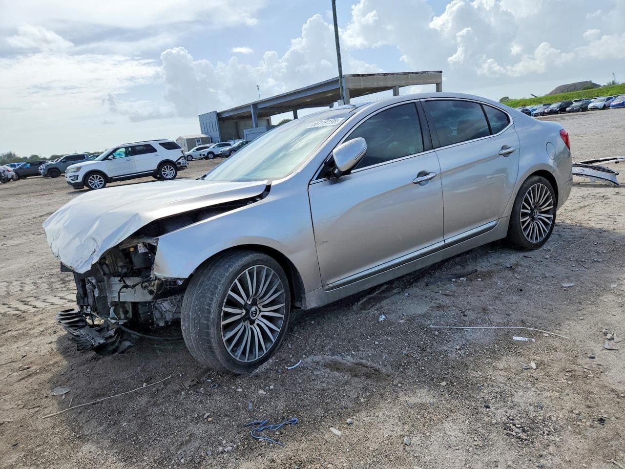 2014 KIA CADENZA