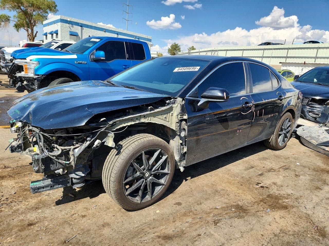 TOYOTA CAMRY