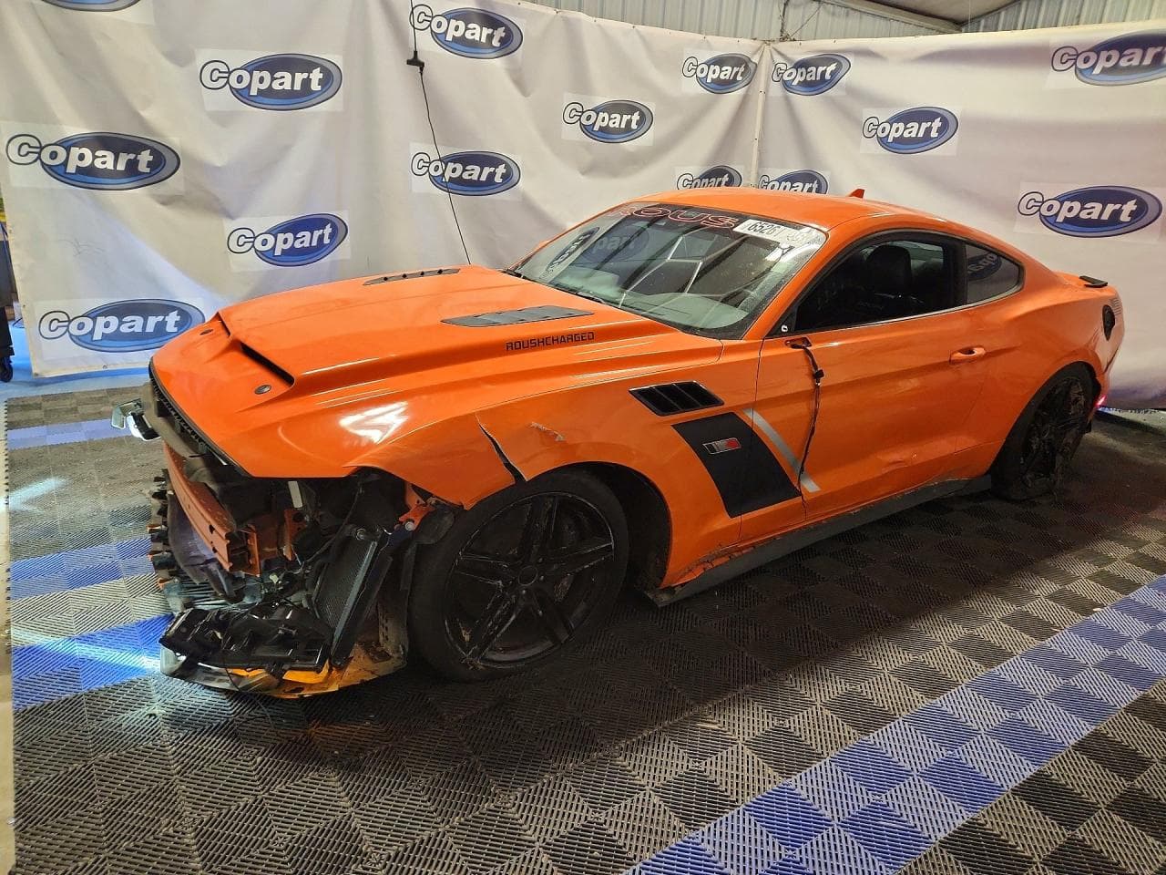 FORD MUSTANG