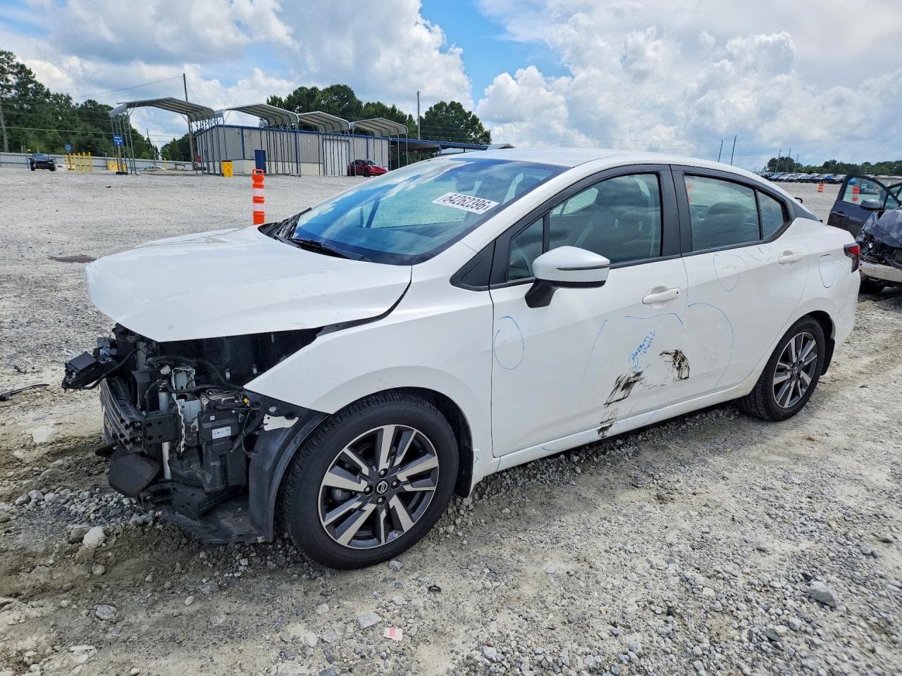 NISSAN VERSA
