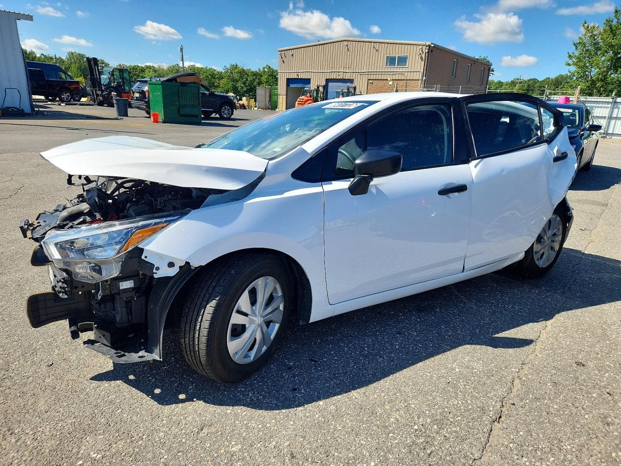 NISSAN VERSA