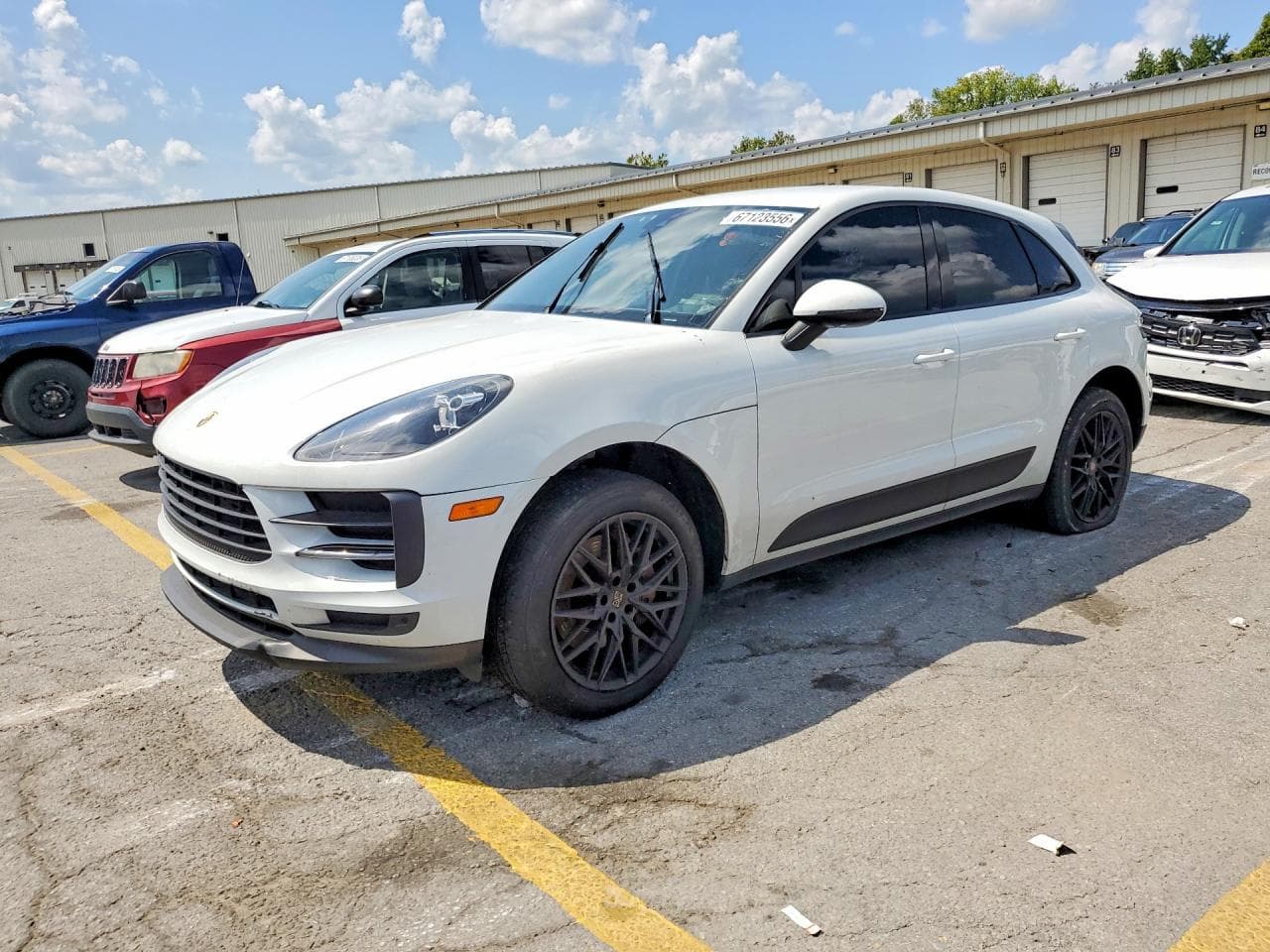 PORSCHE MACAN