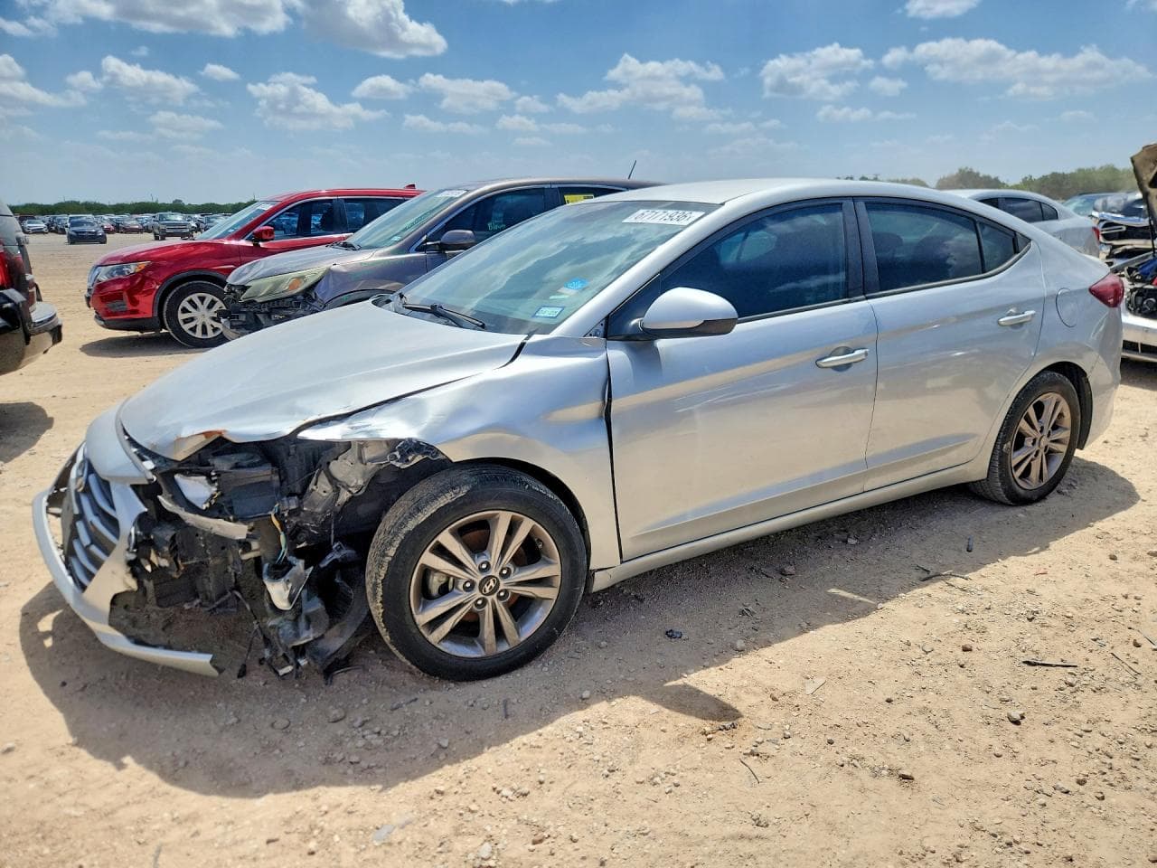 HYUNDAI ELANTRA