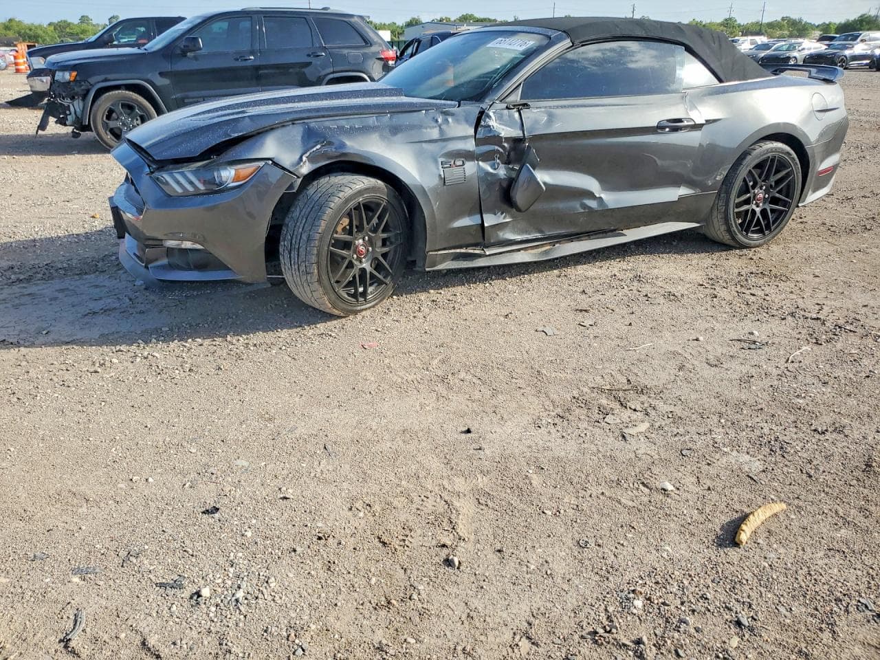 FORD MUSTANG