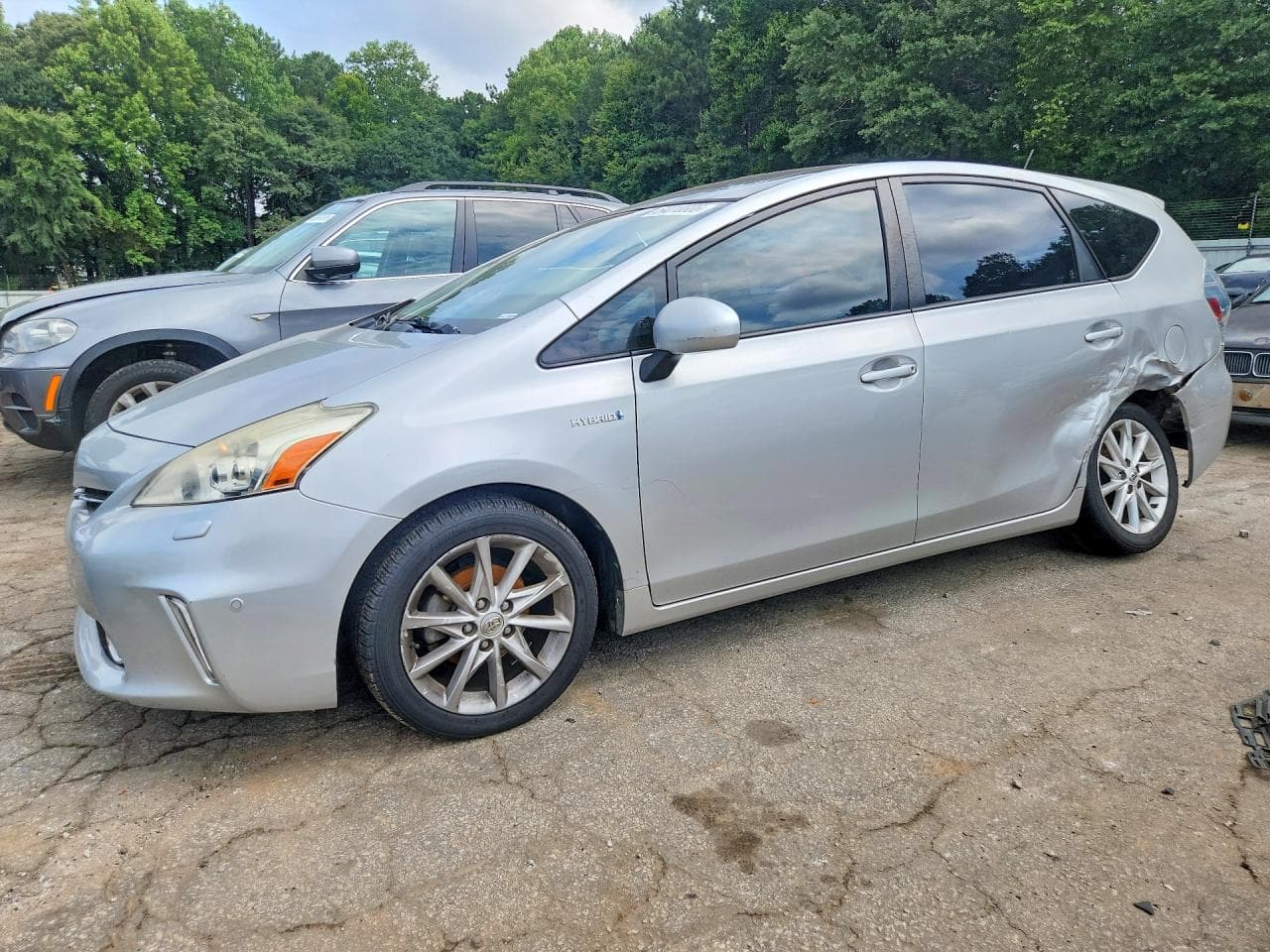 TOYOTA PRIUS V