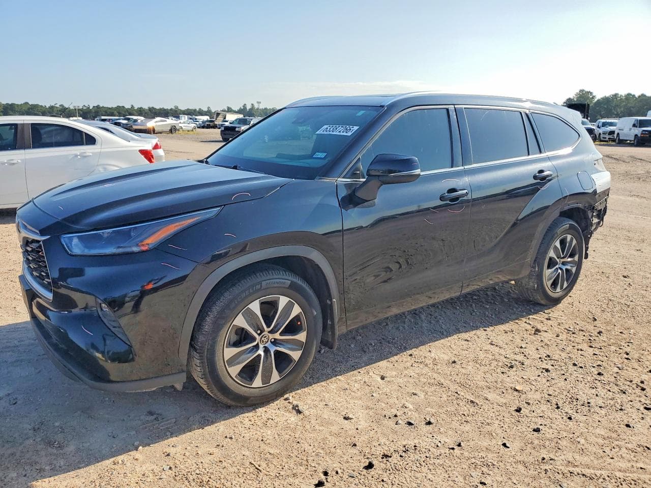 TOYOTA HIGHLANDER