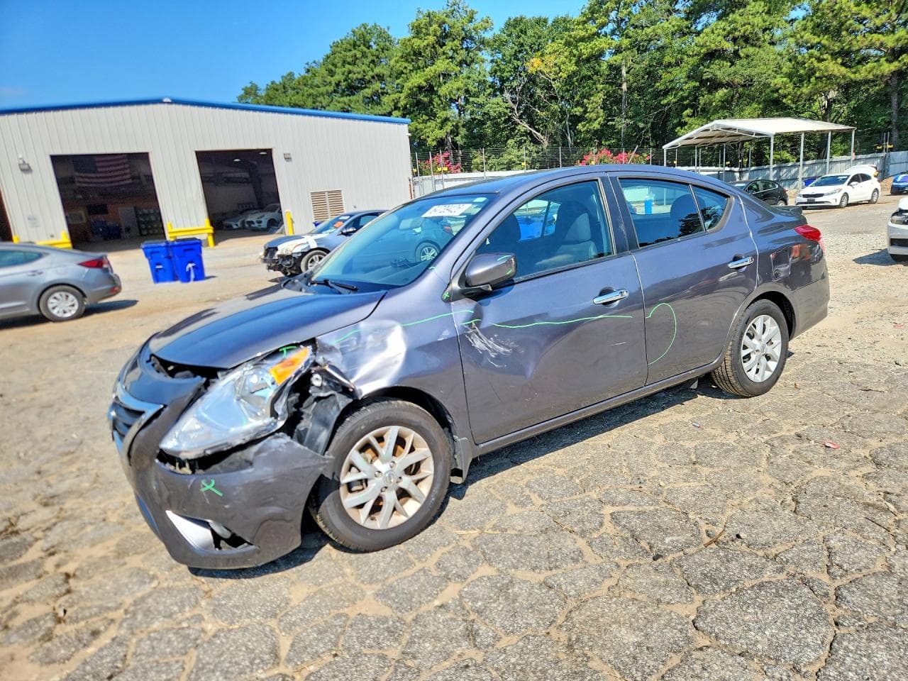 NISSAN VERSA
