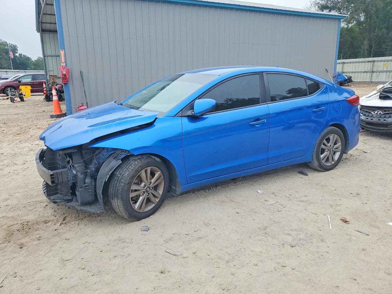 HYUNDAI ELANTRA