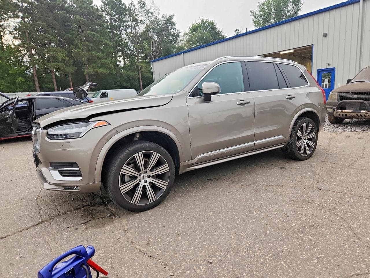 VOLVO XC90