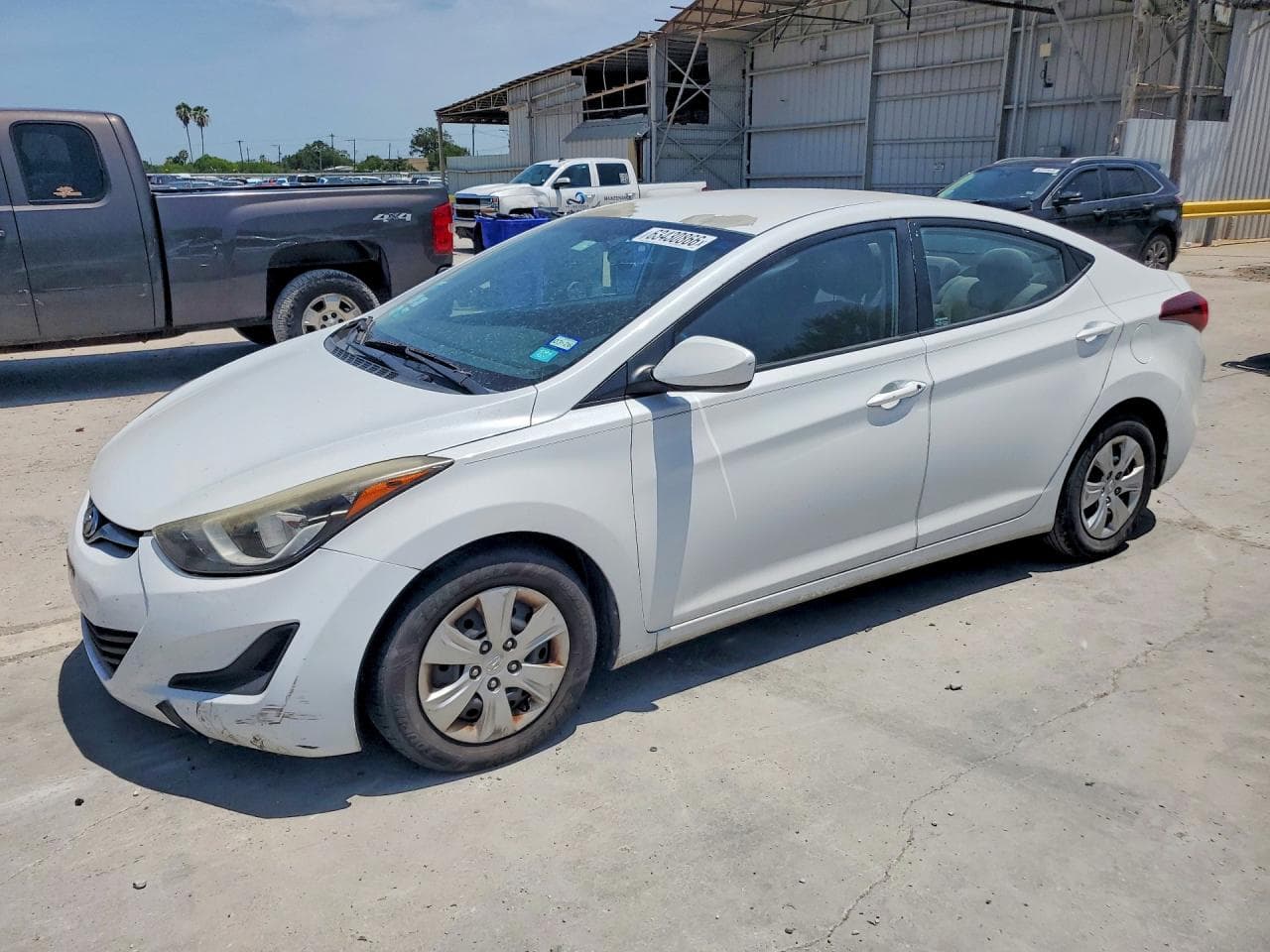 HYUNDAI ELANTRA