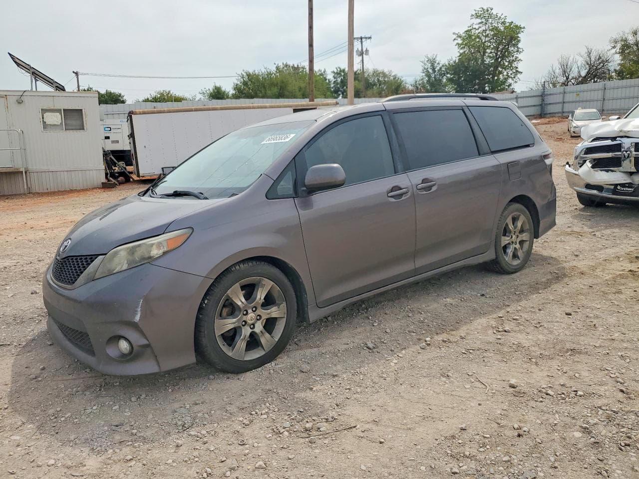 TOYOTA SIENNA