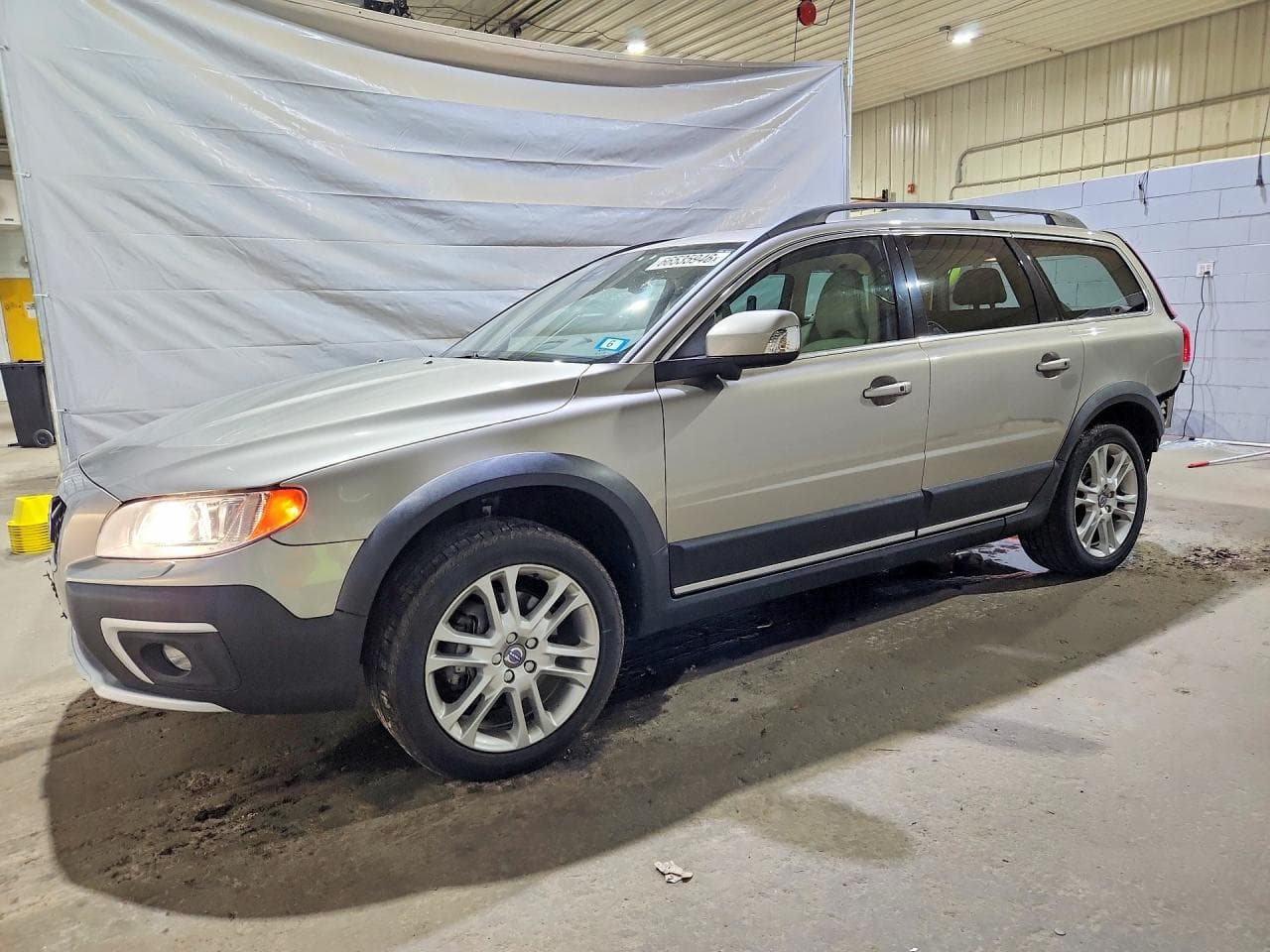 2016 VOLVO XC70