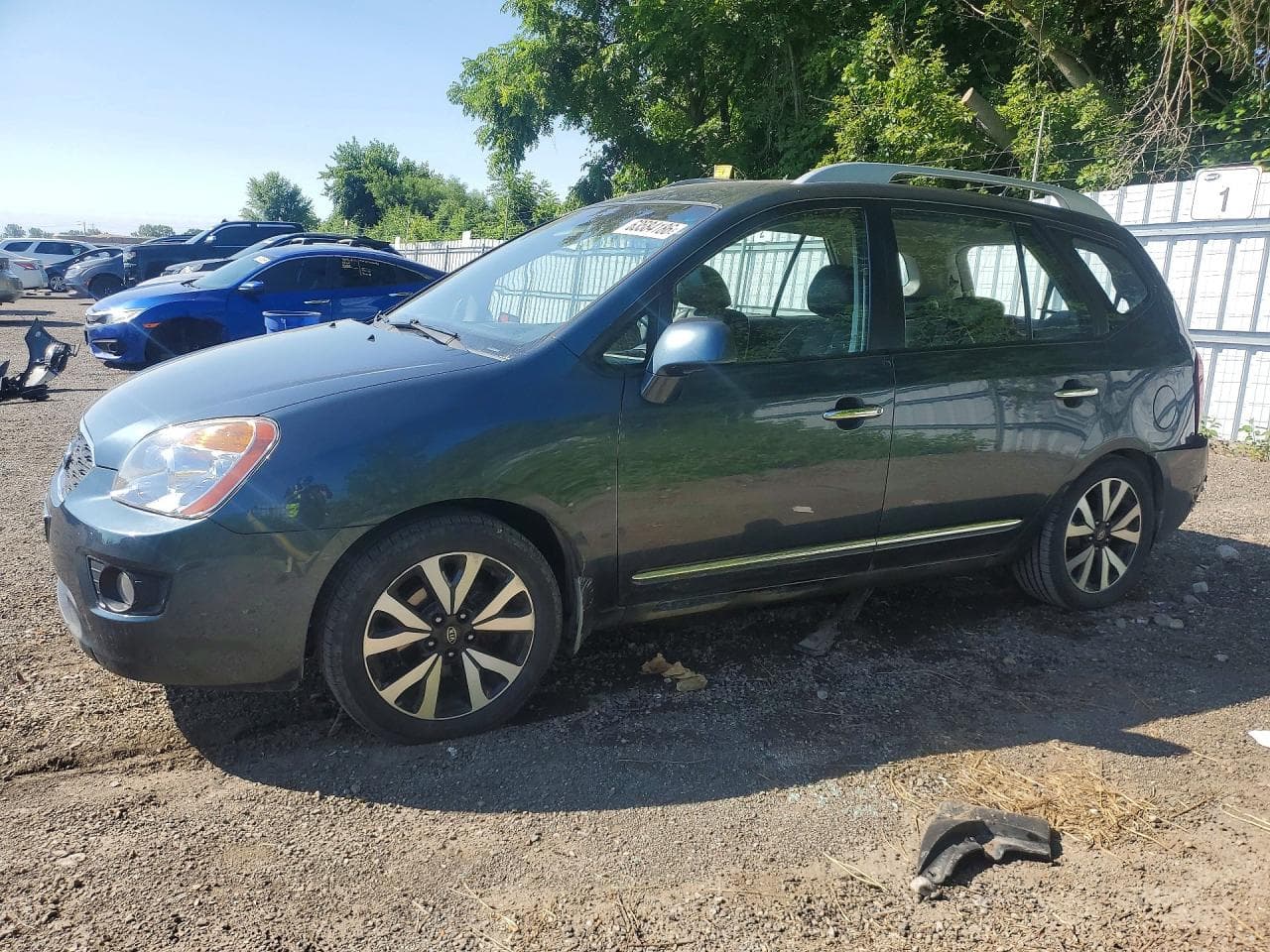 2011 KIA RONDO