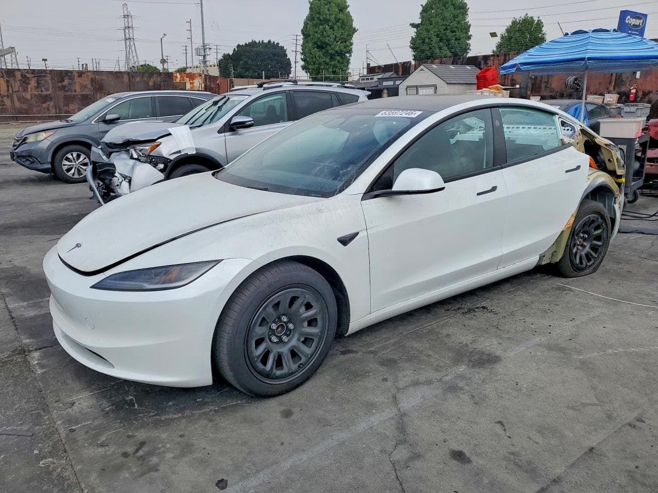 TESLA MODEL 3