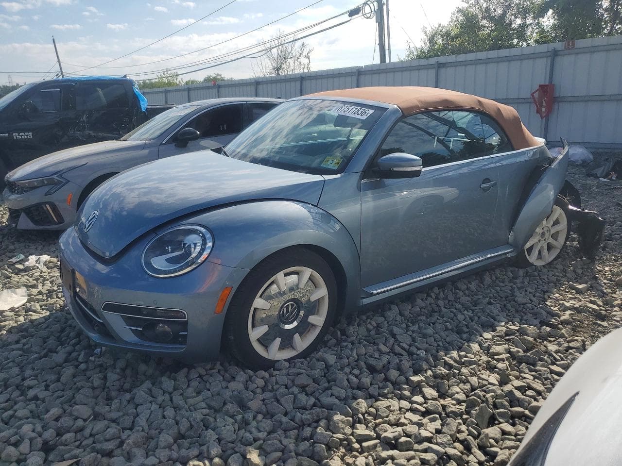 VOLKSWAGEN BEETLE