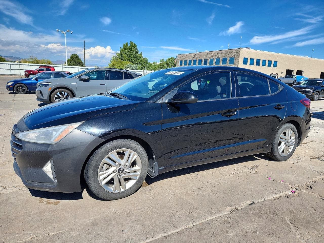 HYUNDAI ELANTRA
