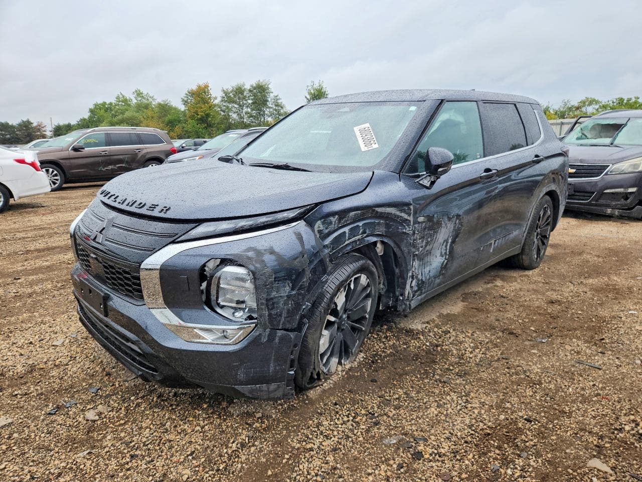 MITSUBISHI OUTLANDER