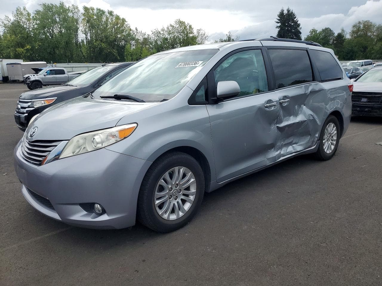 TOYOTA SIENNA