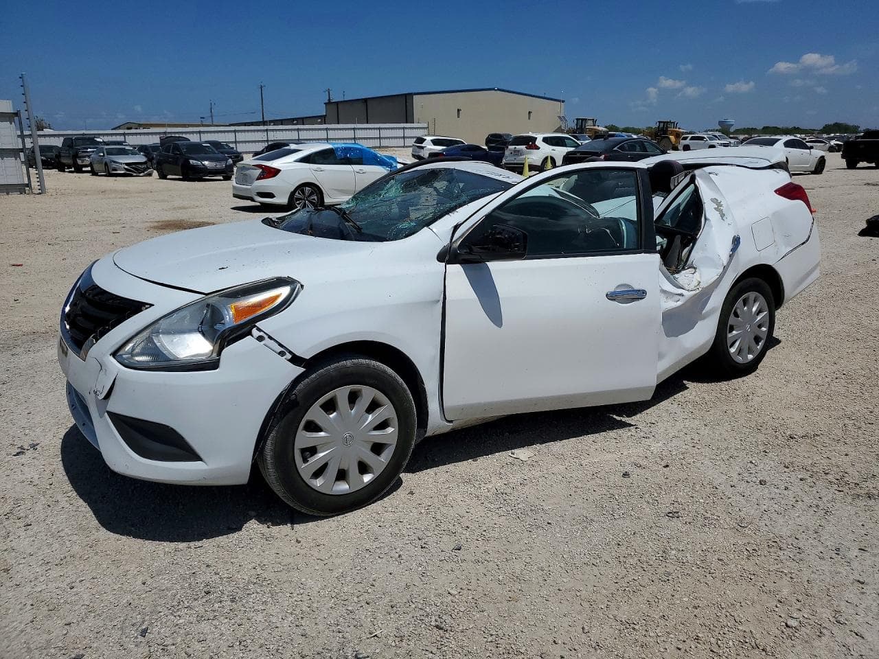 NISSAN VERSA