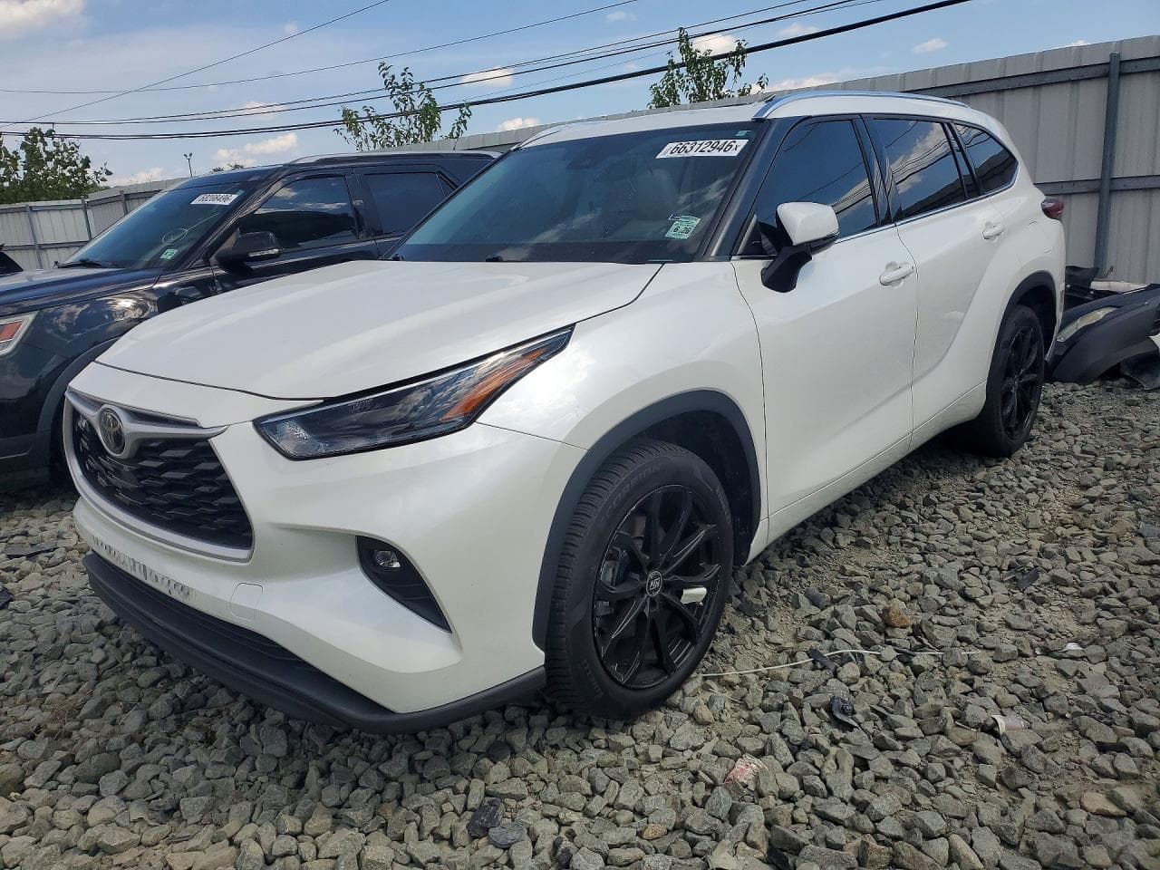 TOYOTA HIGHLANDER