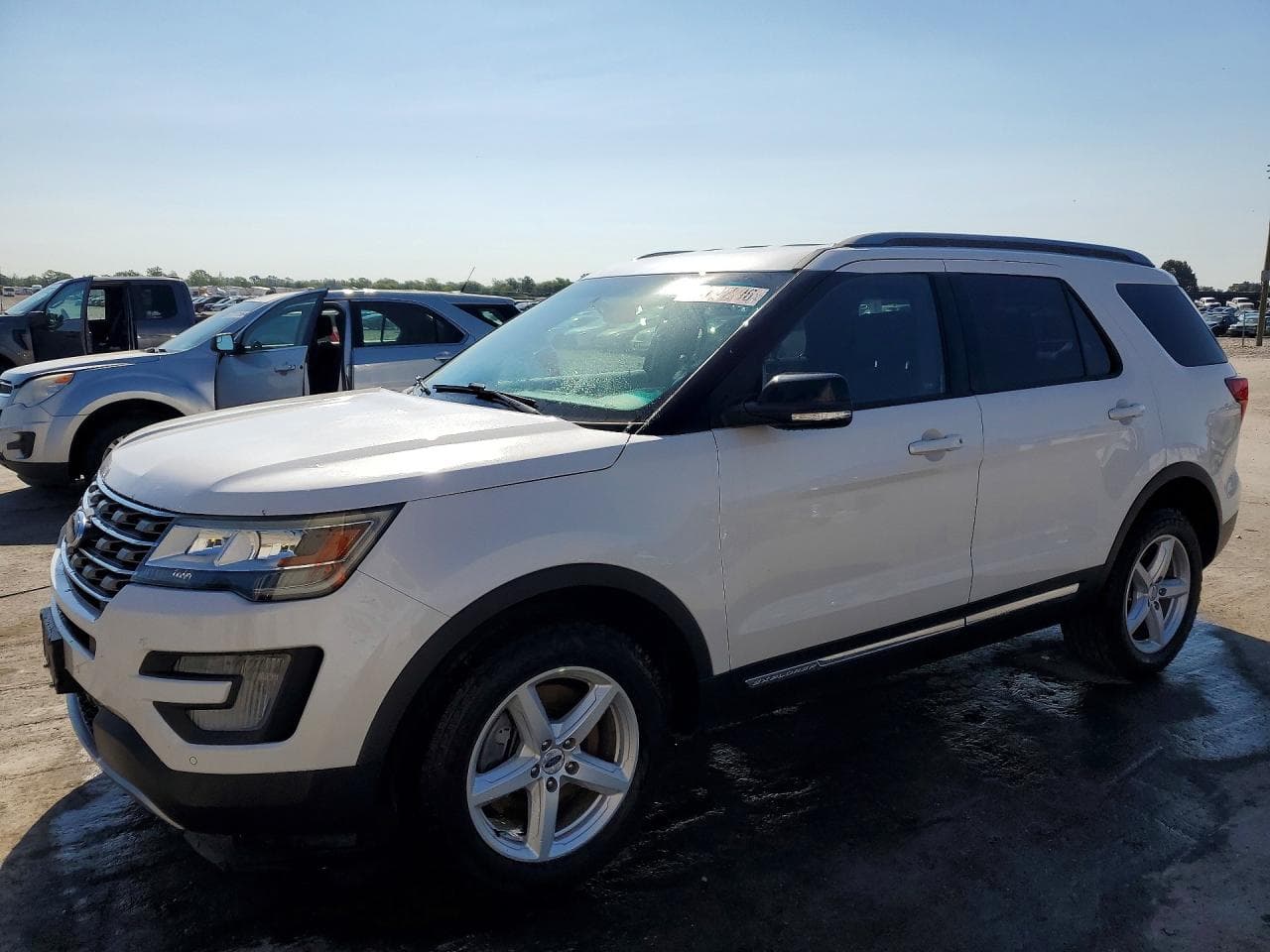 FORD EXPLORER