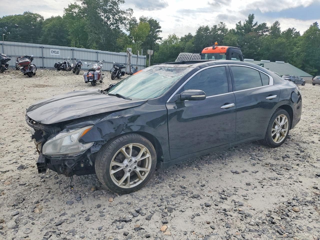 NISSAN MAXIMA
