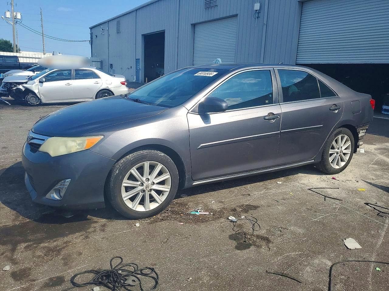 TOYOTA CAMRY