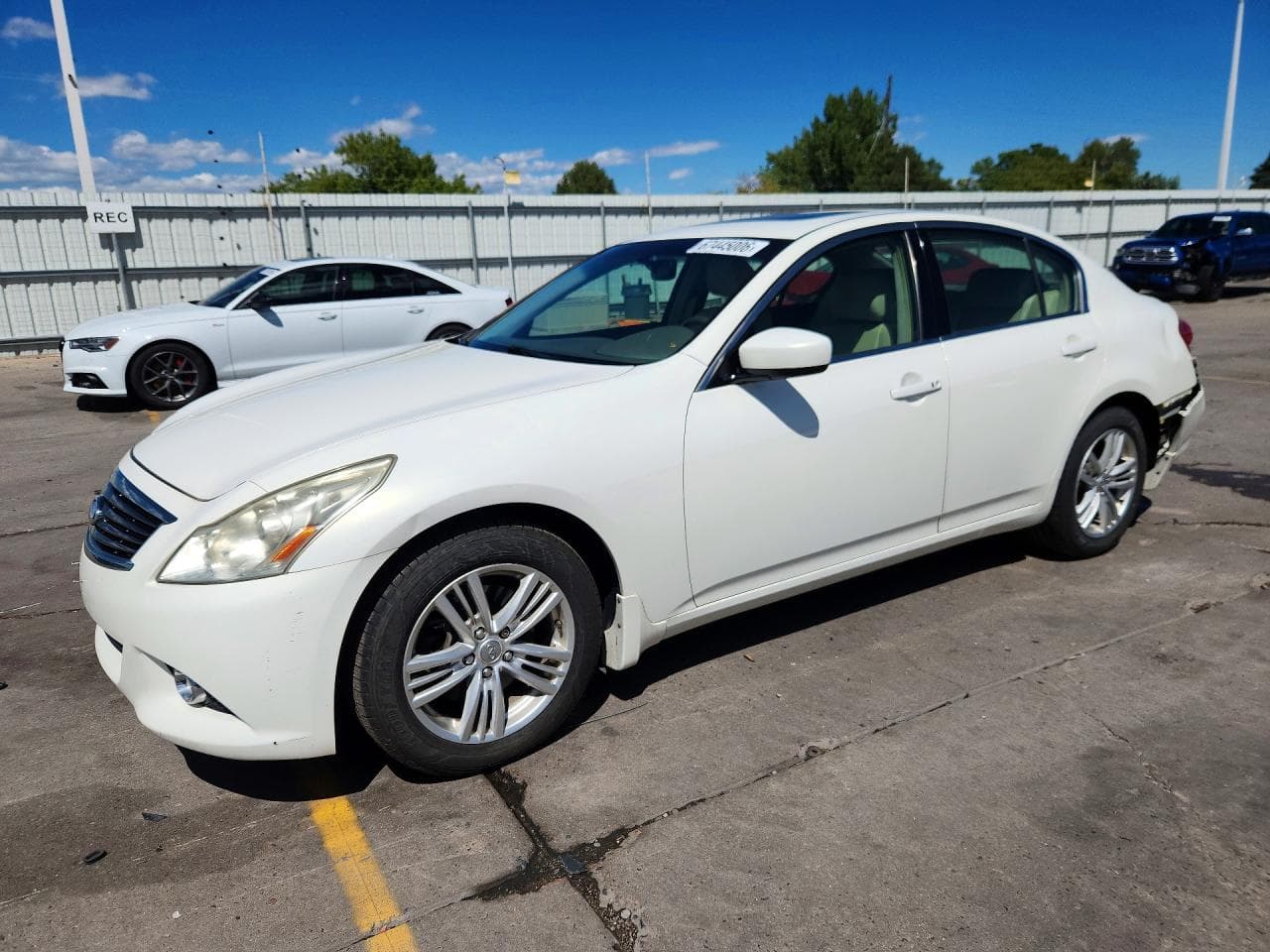 INFINITI G37 SEDAN