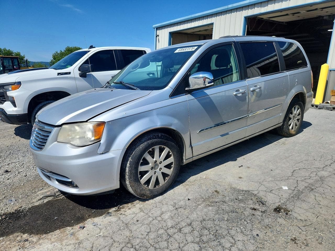 CHRYSLER MINIVAN