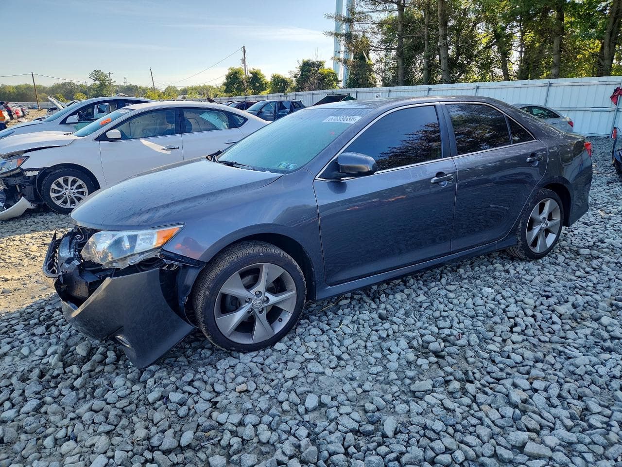 TOYOTA CAMRY