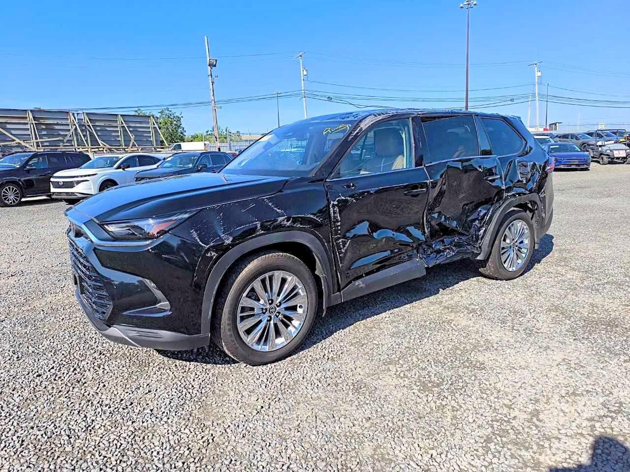TOYOTA GRAND HIGHLANDER