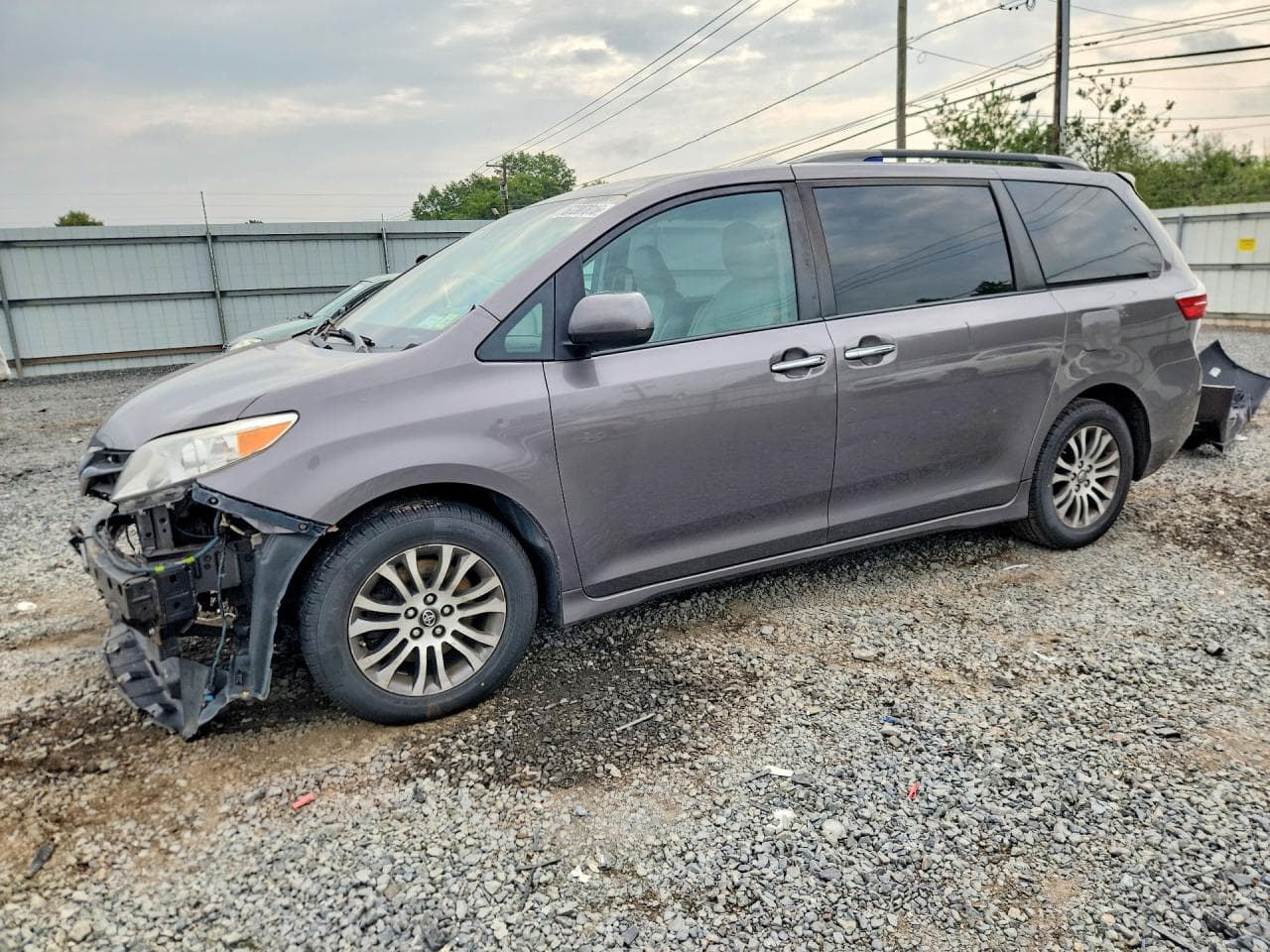 TOYOTA SIENNA
