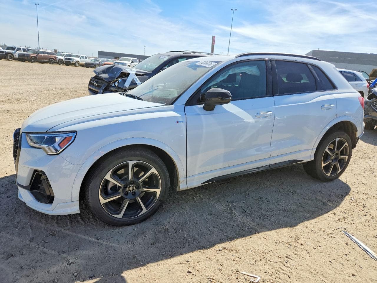 AUDI Q3