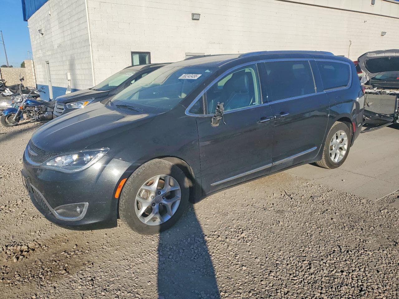 CHRYSLER PACIFICA