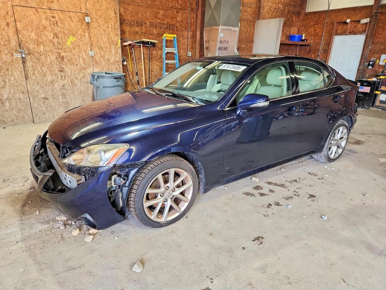 LEXUS IS