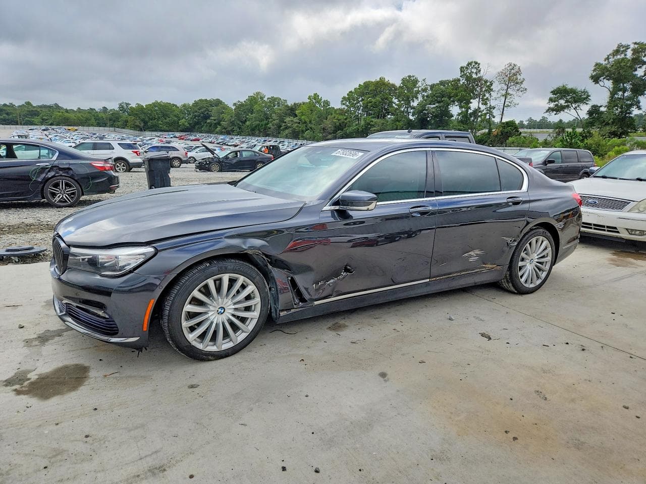 BMW 740