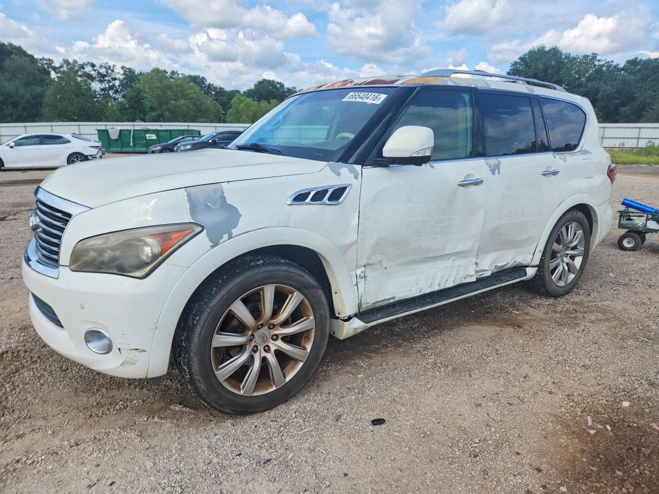 INFINITI QX56 BASE