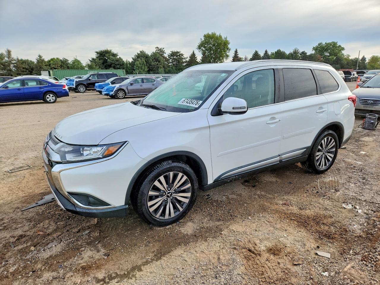 MITSUBISHI OUTLANDER