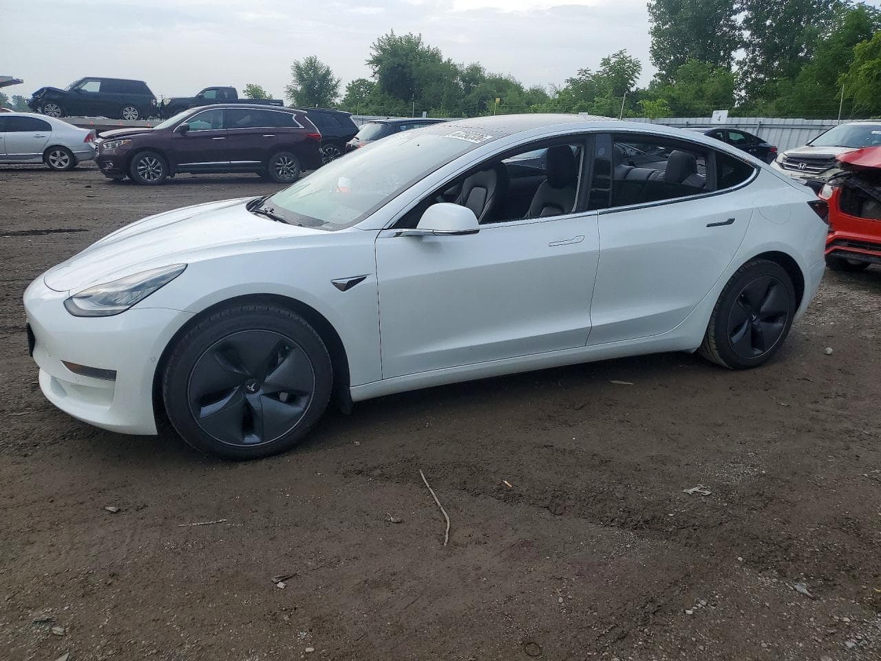 TESLA MODEL 3