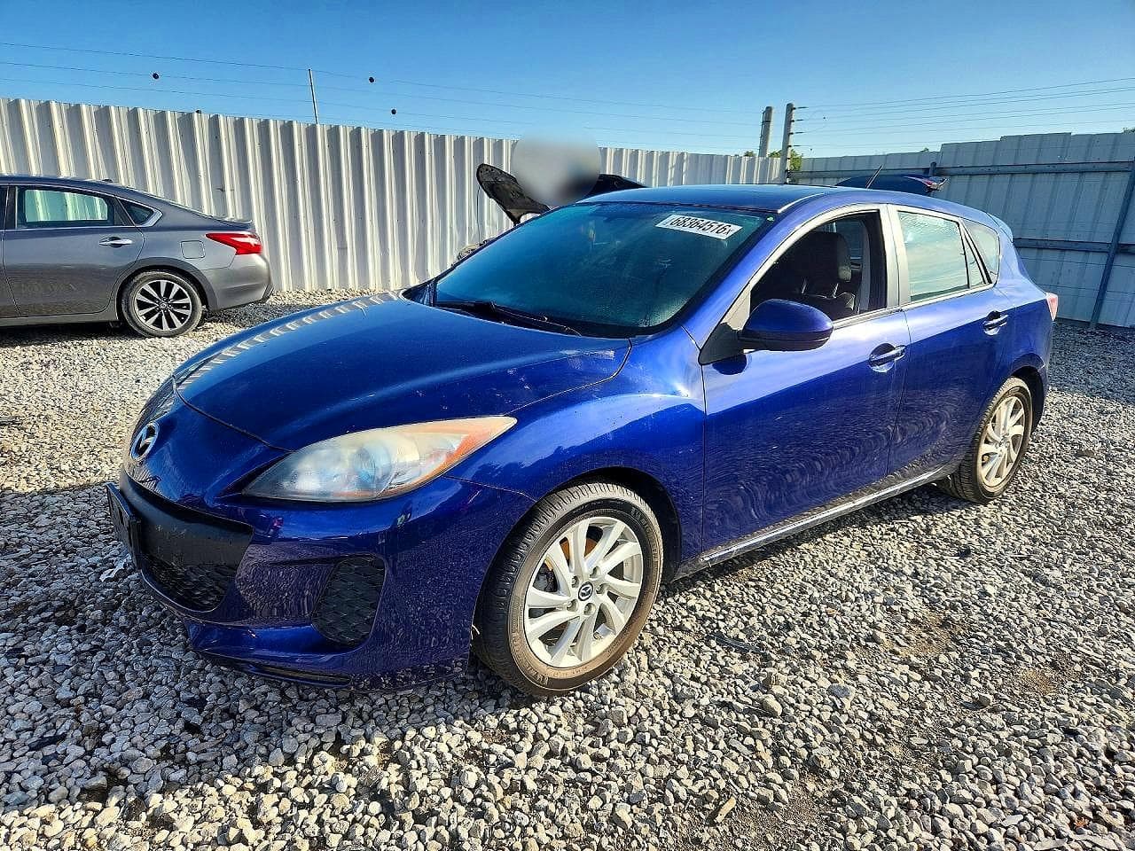 MAZDA 3