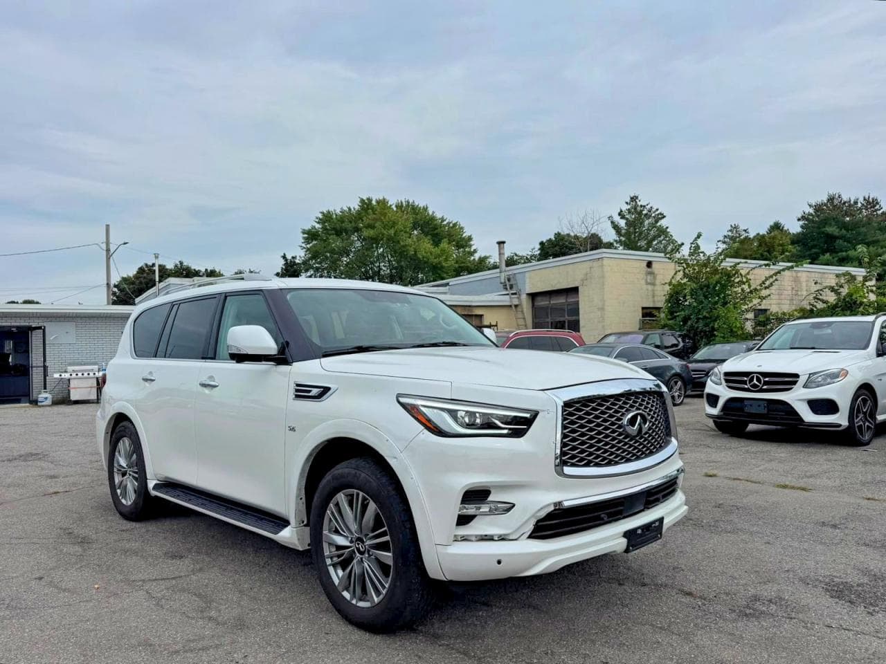 INFINITI QX80