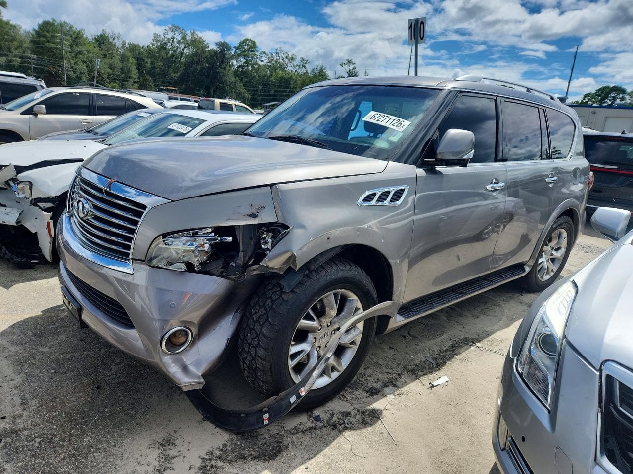 INFINITI QX56