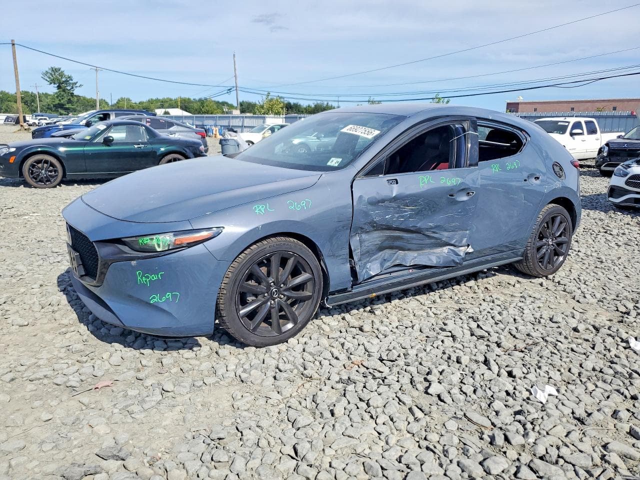 MAZDA 3
