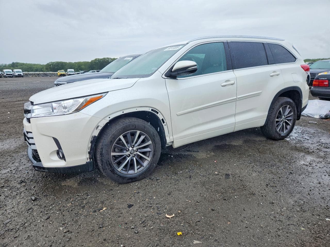 TOYOTA HIGHLANDER