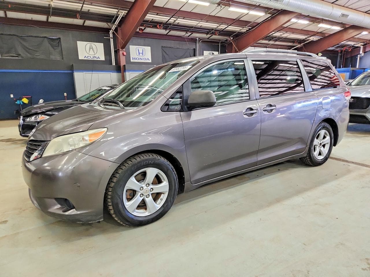 TOYOTA SIENNA