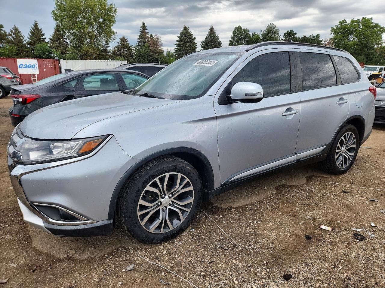MITSUBISHI OUTLANDER