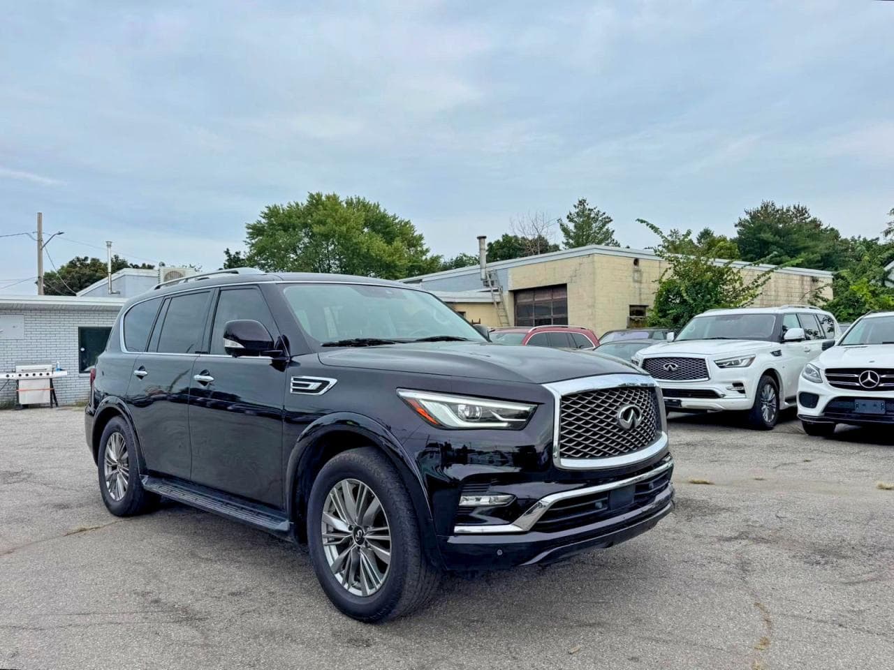 INFINITI QX80
