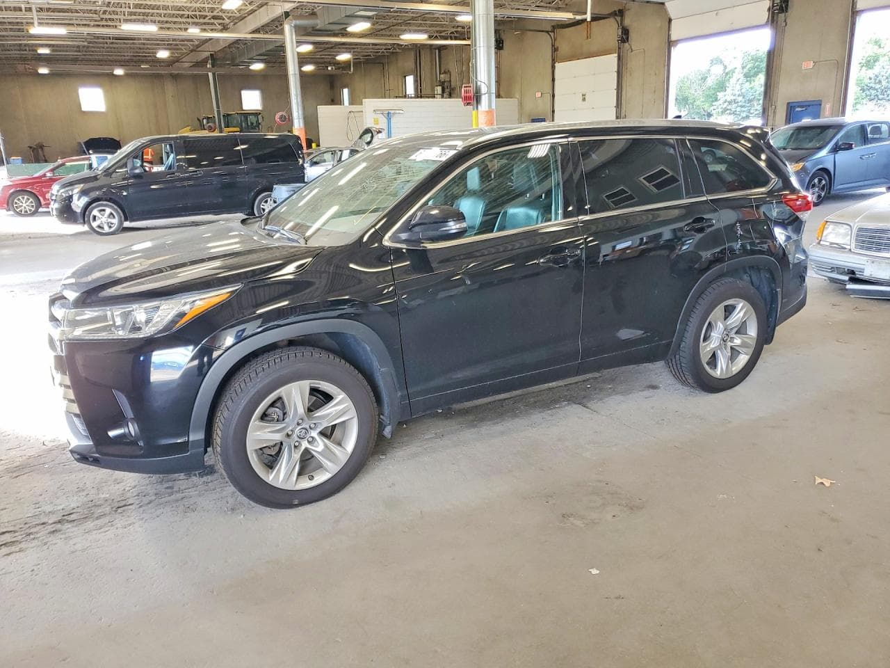 TOYOTA HIGHLANDER