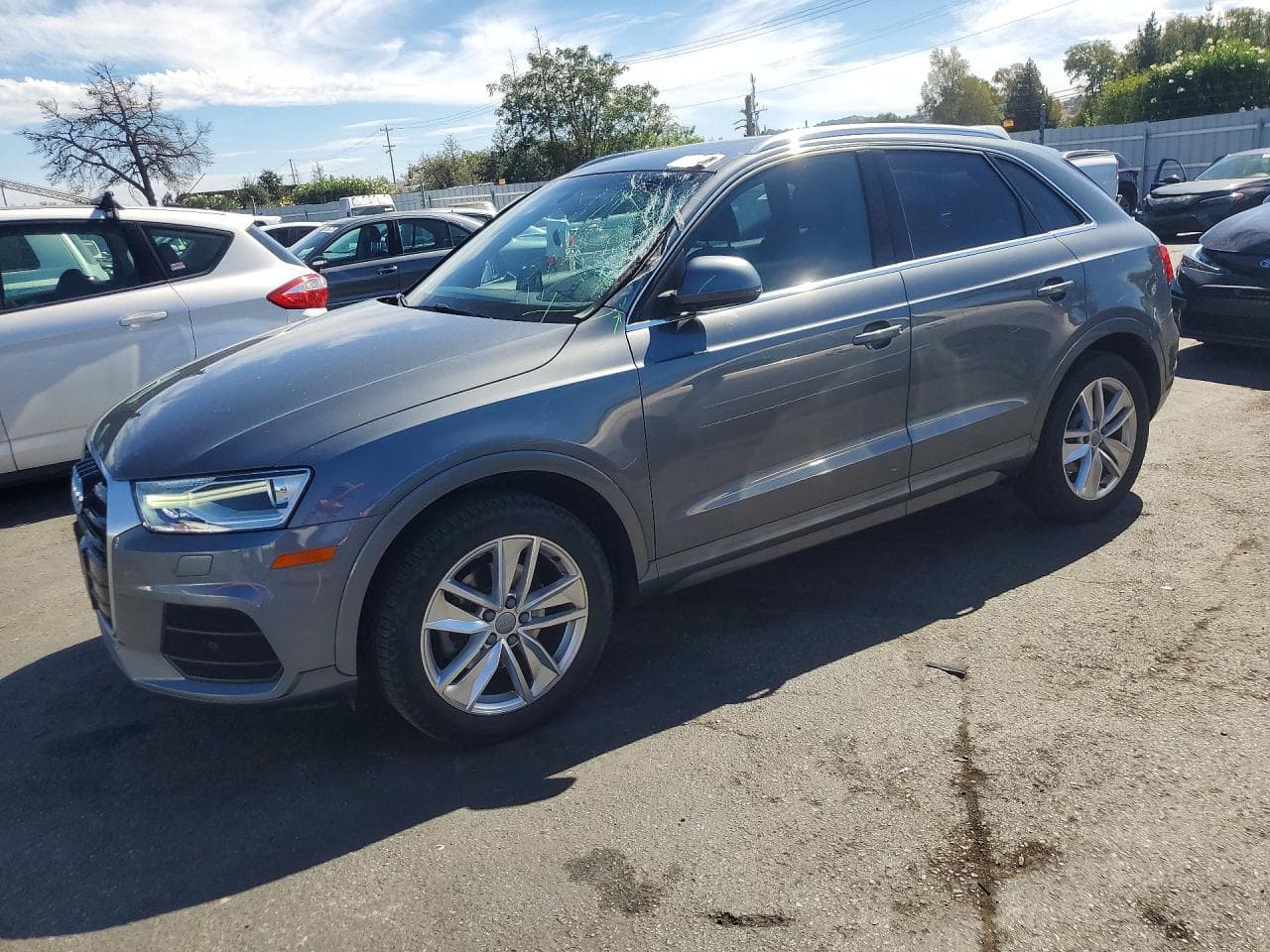 AUDI Q3